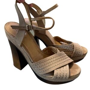 SCHUTZ Beige Strappy Platform wooden heel Sandals size 38
